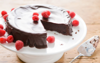 Recipe: Flourless Chocolate Cake with Dark Chocolate Glaze ... image