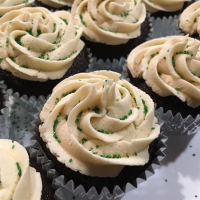 Chocolate Beer Cupcakes With Whiskey Filling And Irish ... image