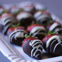 PRETTY CHOCOLATE COVERED STRAWBERRIES RECIPES