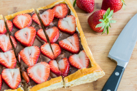 Strawberry Nutella Puff Pastry - The Pioneer Woman image