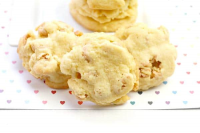 Easy Cookies – Honey Bun Cereal Cookie Recipe – BEST ... image