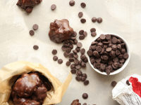 Easy Chocolate-Covered Raisins (Crock-Pot) Recipe - Food.com image