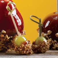 Candied Grapes with Grape-Nuts | Rachael Ray In Season image
