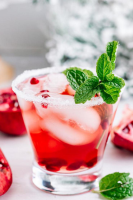 Alcoholic Drinks – BEST Mistletoe Christmas Margarita ... image