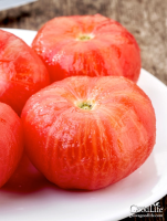How to Peel Tomatoes - Grow a Good Life image