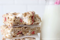 Strawberry Cereal Bars - Easy Recipes, DIY Projects ... image