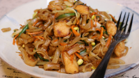Chicken Chow Mein Recipe – Souped Up Recipes image