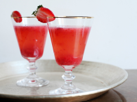 Strawberry Champagne Cocktail Recipe - Food.com image