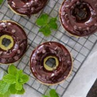 Mint Chocolate Chip Baked Doughnuts | Everyday Gourmet ... image