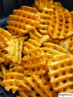 Recipe This | Air Fryer Frozen Waffle Fries image