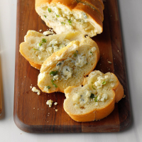 Blue Cheese Garlic Bread Recipe: How to Make It image