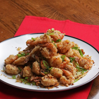 Crunchy Salt And Pepper Shrimp Recipe by Tasty image