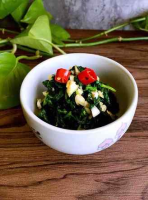 Garlic parsley leaves recipe - Simple Chinese Food image