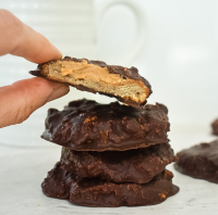 Chocolate and Peanut Butter 'Digestive' Cookies [Vegan ... image