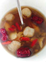 Mung bean, lily, red dates, longan and wolfberry soup ... image