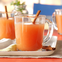 Hot Holiday Cider Recipe: How to Make It image