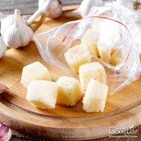 How to Freeze Garlic - growagoodlife.com image