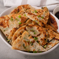 Scallion pancakes: the tasty recipe for a classic Chinese ... image