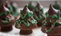 Reese's Chocolate Candy Christmas Trees | Just A Pinch Recipes image