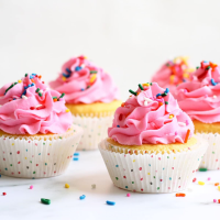 Homemade Grocery Store Frosting Recipe - Food Fanatic image