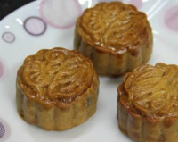 Traditional Chinese Mooncakes Recipe | SideChef image
