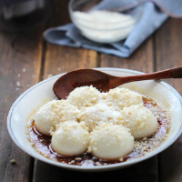 Glutinous Rice Ball with Crushed Peanuts | China Sichuan Food image