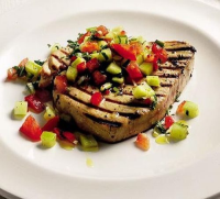 WHAT GOES GOOD WITH TUNA STEAKS RECIPES