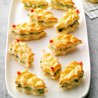 Puff Pastry Holly Leaves Recipe: How to Make It image