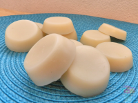 DIY All-natural Wax Melts {To Use in Wax Warmers} image