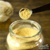 How to Make Homemade Garlic Powder - Grow a Good Life image