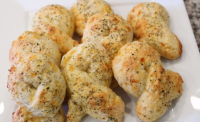 Air Fryer Garlic Knots Recipe - Recipes.net image