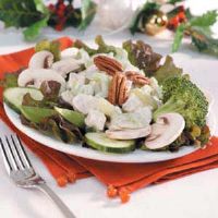 Chicken Veggie Salad Plate Recipe: How to Make It image