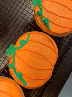 How to Decorate Pumpkin Cookies – Baking Besties image