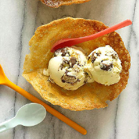 Vanilla Cookie Ice Cream Cups | Rachael Ray In Season image