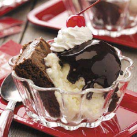 Homemade Brownie Sundaes Recipe: How to Make It image