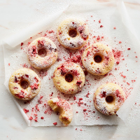 Strawberry-lemon baked doughnuts | Recipes | WW USA image