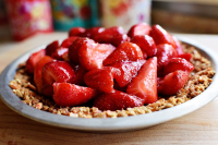 Strawberry Pretzel Pie - The Pioneer Woman – Recipes ... image