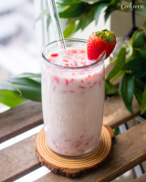 3-Ingredient Korean Strawberry Milk - Cookerru image