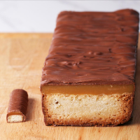 Giant Caramel Candy Bar Cake Recipe by Tasty image