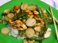 Chicken W/Cashews and Snow Peas Recipe - Chinese.Food.com image