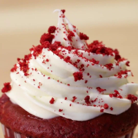 Red Velvet Cheesecake 'Box' Cupcakes Recipe by Tasty image