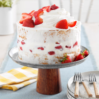 Strawberry Mascarpone Cake Recipe: How to Make It image