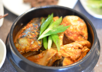 Godeungeo Jorim (Korean Braised Mackerel with Radish ... image
