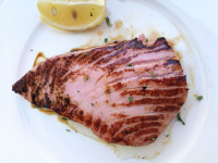 How to Cook Tuna Steaks on the Stove - Kitchen Ratings image