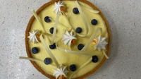 Lemon tart with ground almonds and icing sugar - Recipes image