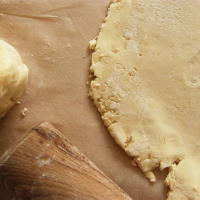 Grilled Garlic Toast Recipe | Cooking Light image