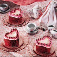 Classic Red Velvet Heart Cakes Recipe: How to Make It image