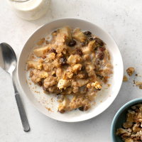 Slow-Cooker Oatmeal Recipe: How to Make It image