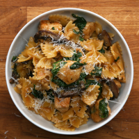 One-Pot Chicken And Mushroom Pasta Recipe by Tasty image