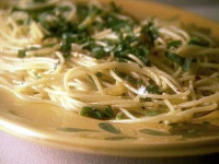 Spaghetti with Garlic, Olive Oil and Red Pepper Flakes ... image